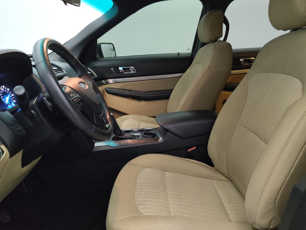 Used 2017 Ford Explorer FWD image 17
