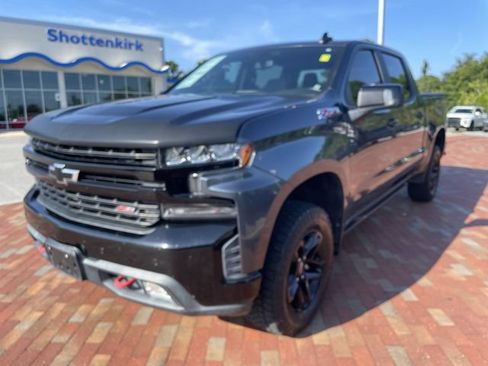 Used 2019 Chevrolet Silverado 1500 LT Trail Boss w/ Convenience Package AWD/4WD image 1
