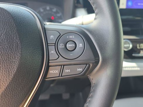 Used 2025 Toyota Corolla SE image 4