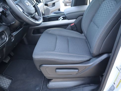 New 2026 RAM 1500 Express AWD/4WD image 10