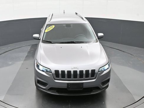 Used 2020 Jeep Cherokee Latitude w/ Cold Weather Group FWD image 34