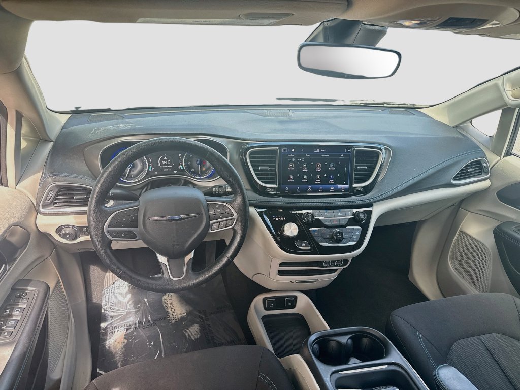 Used 2021 Chrysler Pacifica Touring FWD image 23
