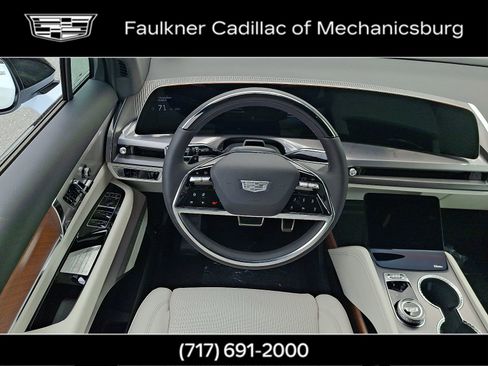 New 2026 Cadillac Vistiq Sport w/ LPO, Floor Liner Package AWD/4WD image 14