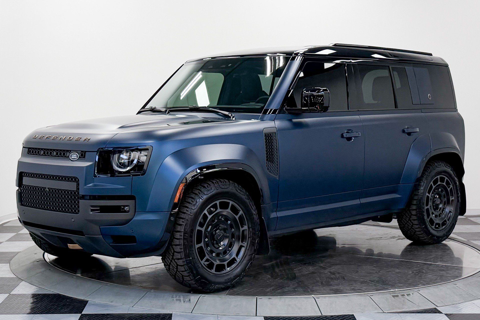 Used 2026 Land Rover Defender 110 AWD/4WD image 5