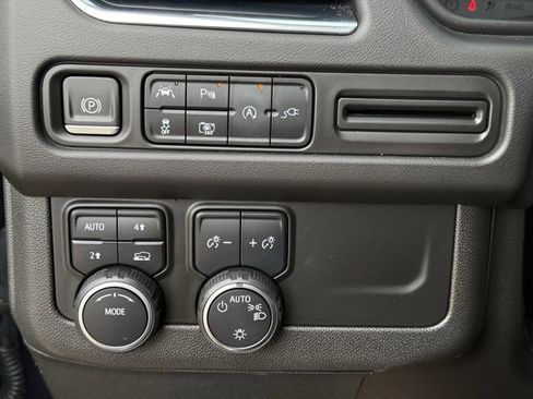 Used 2022 Chevrolet Tahoe RST w/ Luxury Package image 27