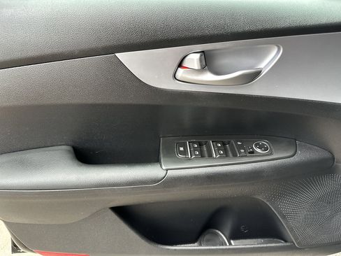 Certified 2024 Kia Forte LXS image 28