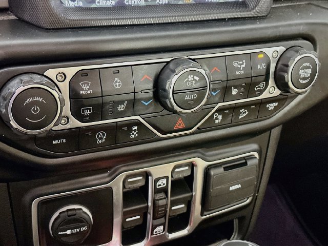 Used 2020 Jeep Wrangler Unlimited Sahara AWD/4WD image 21