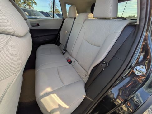 Used 2023 Toyota Corolla Cross L image 8