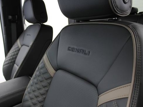 New 2026 GMC Canyon Denali AWD/4WD image 17