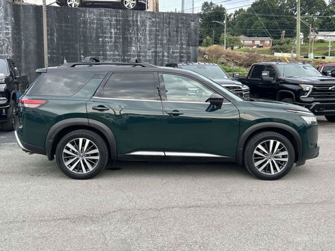 Used 2022 Nissan Pathfinder Platinum w/ Cargo Package AWD/4WD image 8
