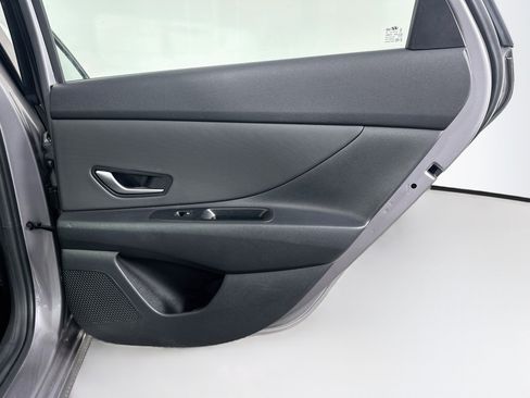 Used 2025 Hyundai Elantra SEL FWD image 31