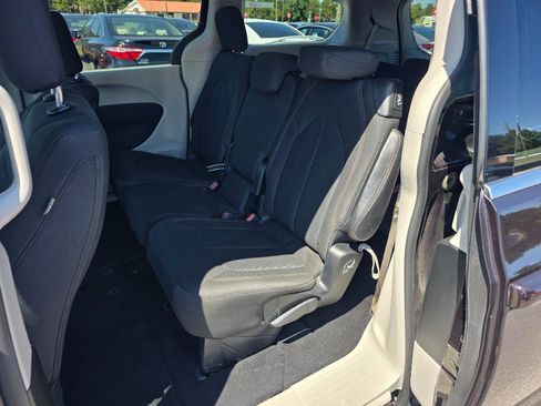 Used 2018 Chrysler Pacifica LX w/ Tire & Wheel Group image 8