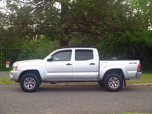 Used 2006 Toyota Tacoma 4x4 Double Cab image 2