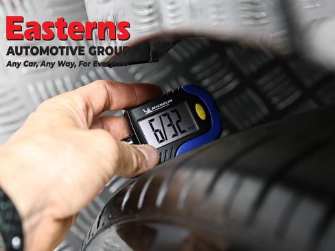 Used 2022 Land Rover Range Rover Velar R-Dynamic S image 26