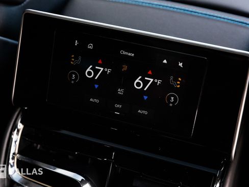 Used 2024 Bentley Flying Spur V8 image 37