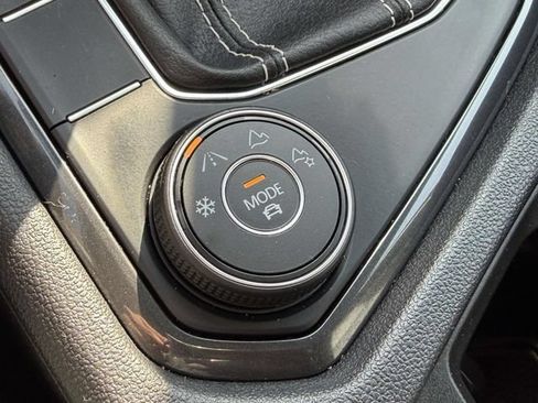 Certified 2023 Volkswagen Tiguan SE AWD/4WD image 33