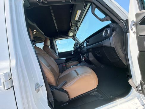 Used 2021 Jeep Wrangler Unlimited Sahara AWD/4WD image 27