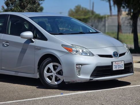 Used 2013 Toyota Prius Two FWD image 3