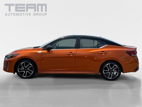 Used 2025 Nissan Sentra SR FWD image 4