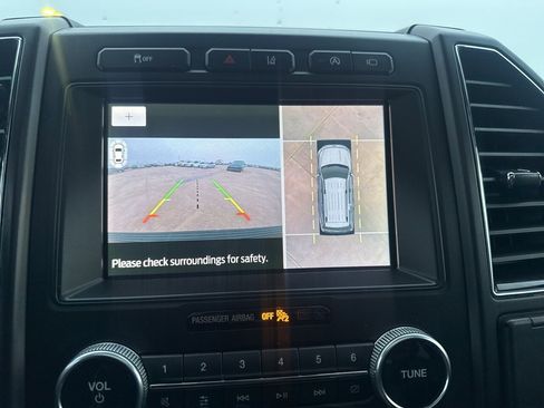 Used 2021 Ford Expedition Limited image 49