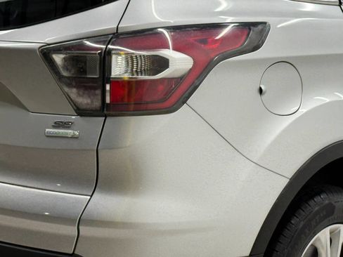 Used 2017 Ford Escape SE FWD image 10