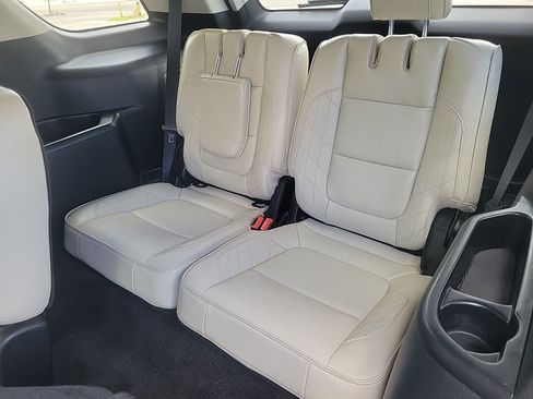 Used 2018 Ford Explorer Platinum AWD/4WD image 15