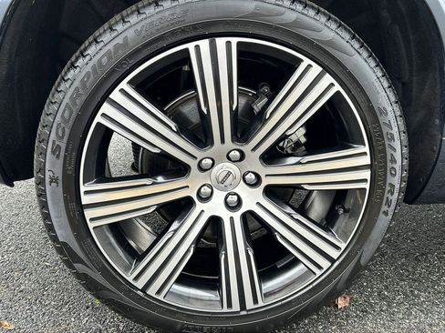 Certified 2024 Volvo XC90 B6 Ultimate w/ Protection Package Premier AWD/4WD image 12