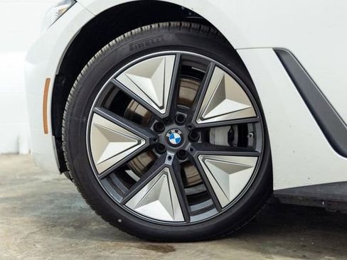 Used 2025 BMW i4 xDrive40i w/ Premium Package image 23