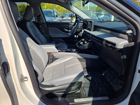 Certified 2022 Lincoln Corsair AWD w/ Premium Package image 6