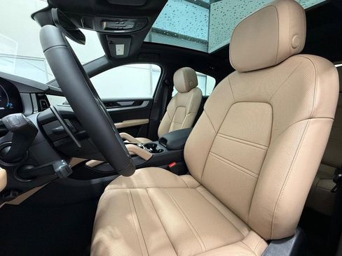 New 2026 Porsche Cayenne Coupe image 5