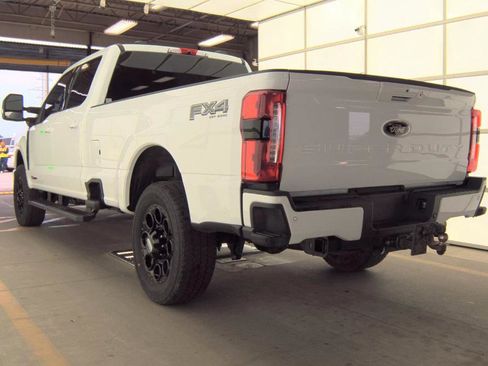 Used 2025 Ford F250 XLT w/ Black Appearance Package AWD/4WD image 7