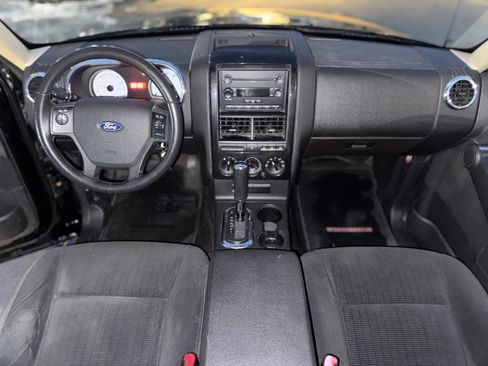Used 2010 Ford Explorer Sport Trac XLT image 18