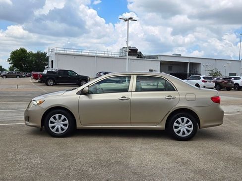 Used 2010 Toyota Corolla LE FWD image 8
