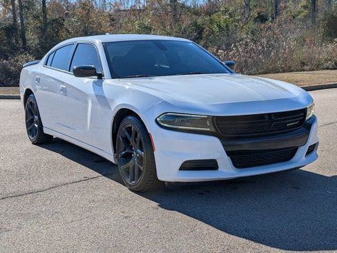Used 2023 Dodge Charger SXT w/ Blacktop Package image 3
