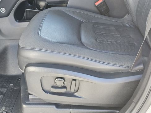 Used 2020 Land Rover Defender 110 First Edition image 24