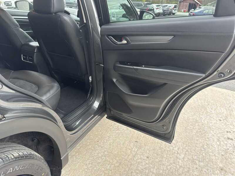 Used 2018 MAZDA CX-5 Touring w/ Preferred Equipment Package AWD/4WD image 37