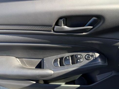 Certified 2025 Nissan Altima 2.5 S FWD image 18