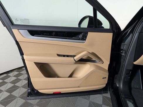 New 2026 Porsche Cayenne Coupe image 25