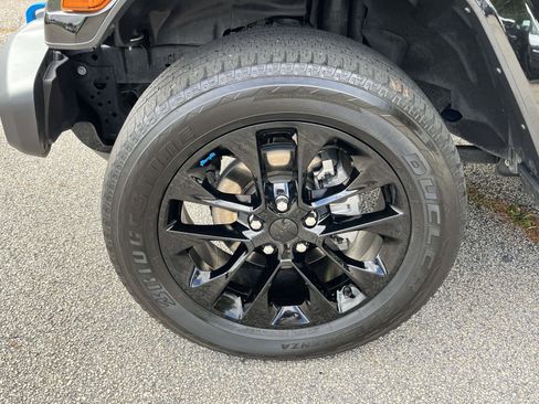 Used 2022 Jeep Wrangler Unlimited Sahara w/ Cold Weather Group image 37