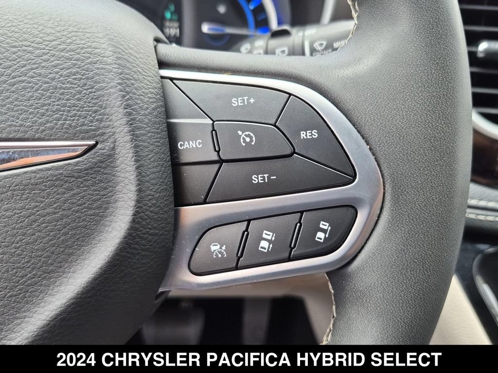 Used 2024 Chrysler Pacifica Limited FWD image 18