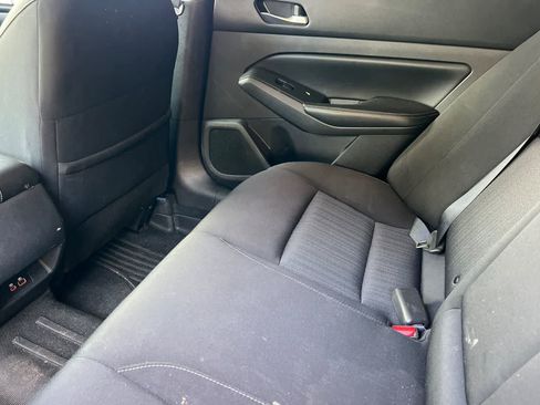 Used 2022 Nissan Altima 2.5 SV FWD image 5