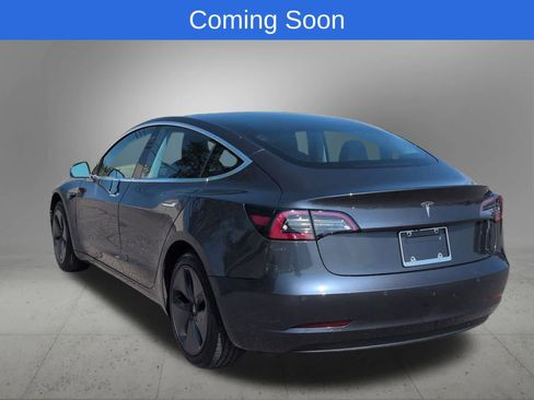 Used 2018 Tesla Model 3 Long Range RWD image 4