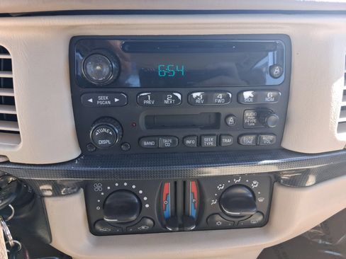 Used 2005 Chevrolet Impala LS w/ LS Sport Appearance Package FWD image 16