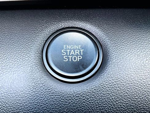 Certified 2025 Hyundai Elantra Sport image 47