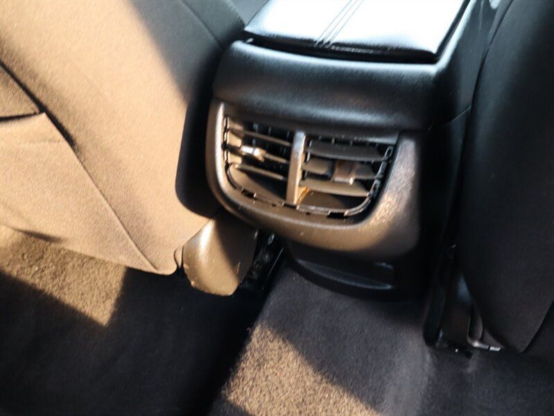 Used 2019 Chevrolet Malibu LT FWD image 14