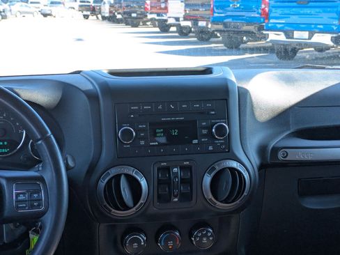 Used 2018 Jeep Wrangler Unlimited Sport S image 15