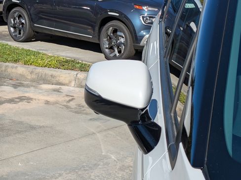 Used 2024 Kia Carnival SX Prestige image 8