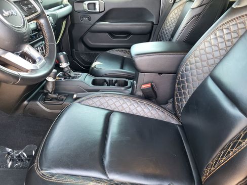 Used 2021 Jeep Wrangler Unlimited Sahara AWD/4WD image 25