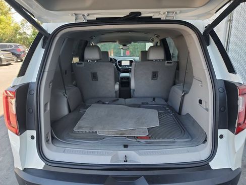 Used 2023 GMC Acadia SLT w/ Preferred Package FWD image 24
