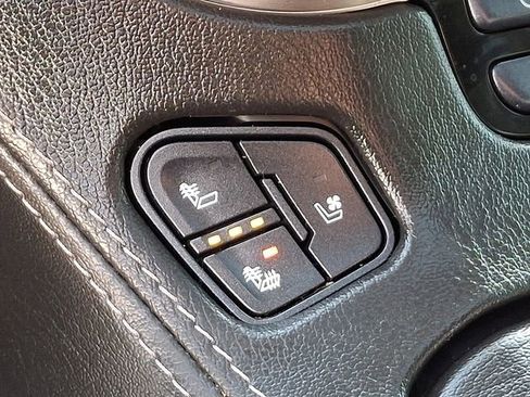 Used 2019 GMC Yukon XL Denali w/ Denali Ultimate Package image 29